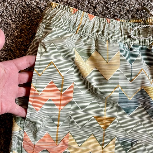 L.L. Bean Geometric Chevron Patterned Shorts Green and Orange Swim Trunks Large - Picture 5 of 14